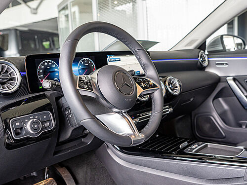 Menden Mercedes-Benz CLA 180 Fahrzeugbild - 24